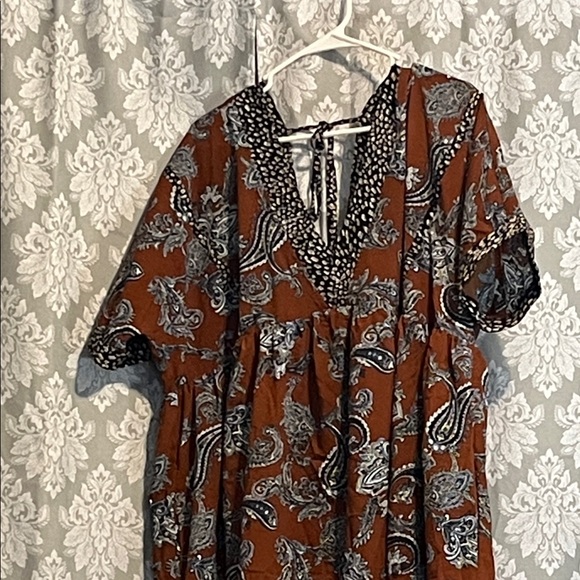 Paisley Print V-Neck dress - Picture 2 of 2
